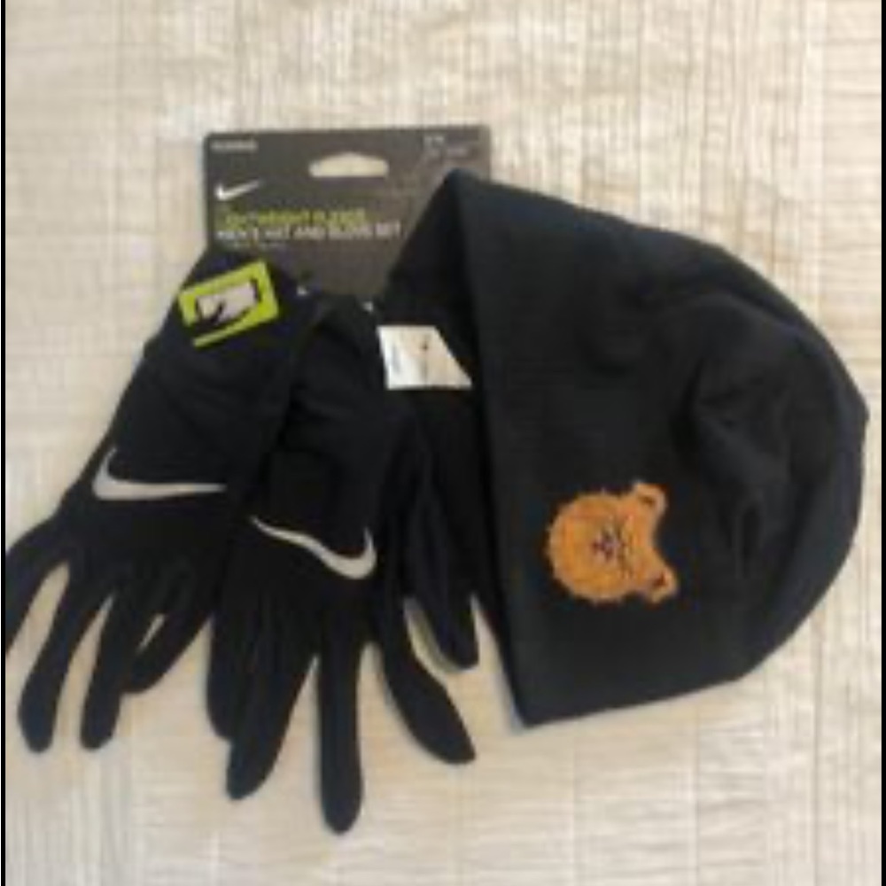 NC A&T Nike dri-fit hat and glove set. Gloves are touch screen compatible. BNWT